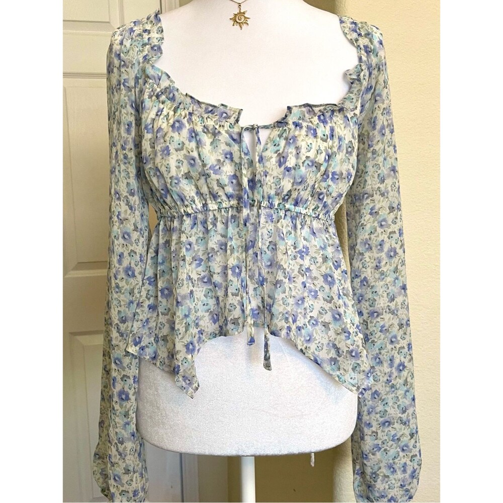 Full Tilt Light Blue Floral Peasant Babydoll Blouse | Size Medium